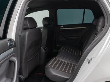 Fahrzeugabbildung Volkswagen Golf V GTI Edition 30 Navi Soundsystem Standhzg
