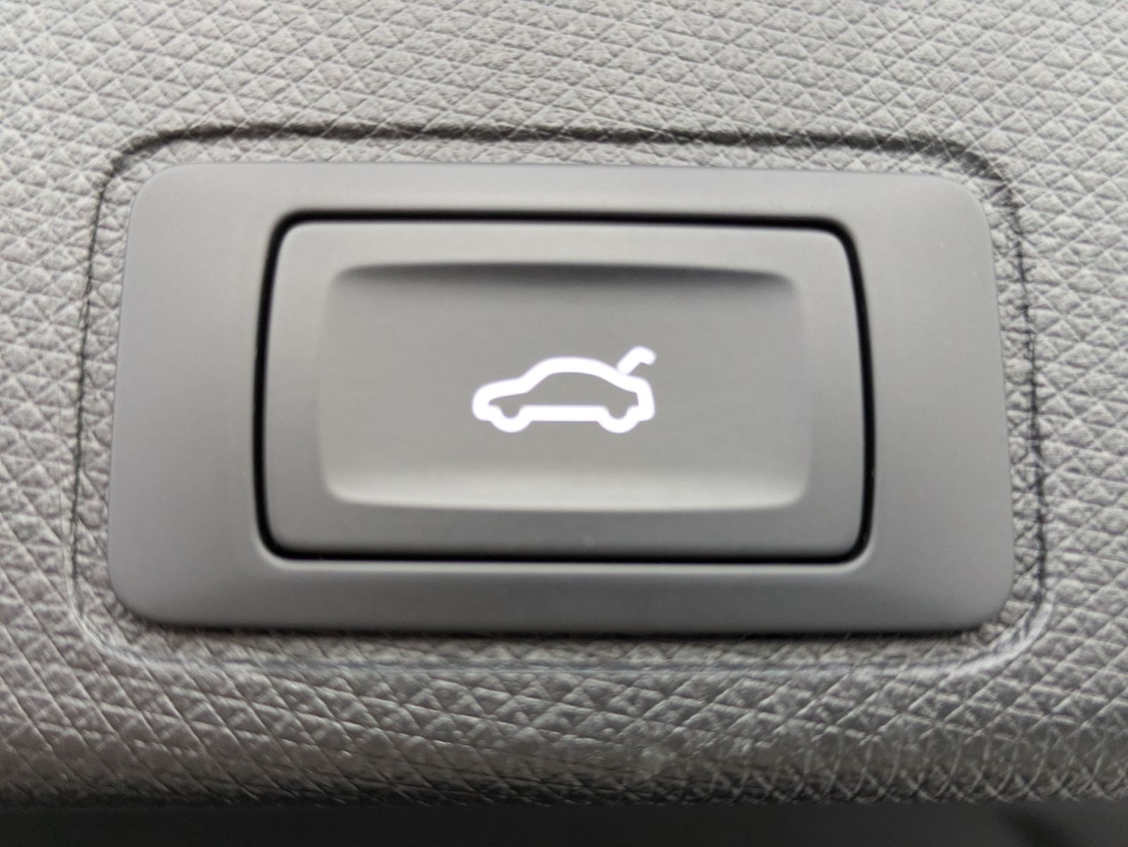 Fahrzeugabbildung CUPRA Terramar 1.5 eTSI 360°HUD*MATRIX*PANO*DCC*20"