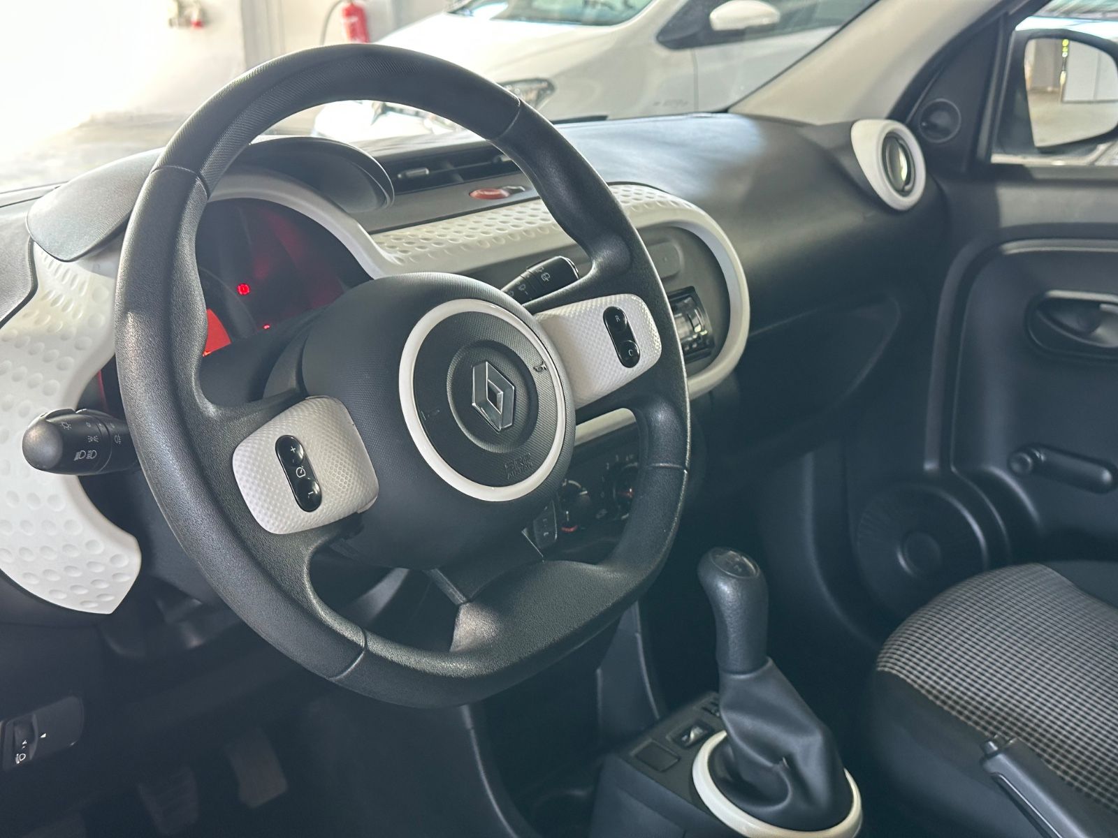 Twingo Life*2.HD*HU Neu*Service Neu*5-Türer*