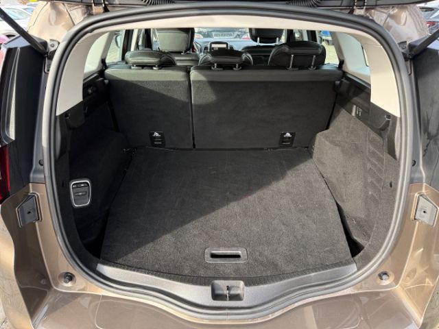 Fahrzeugabbildung Renault Scenic IV Grand Intens 1.6 dCi 130 Energy HUD LE