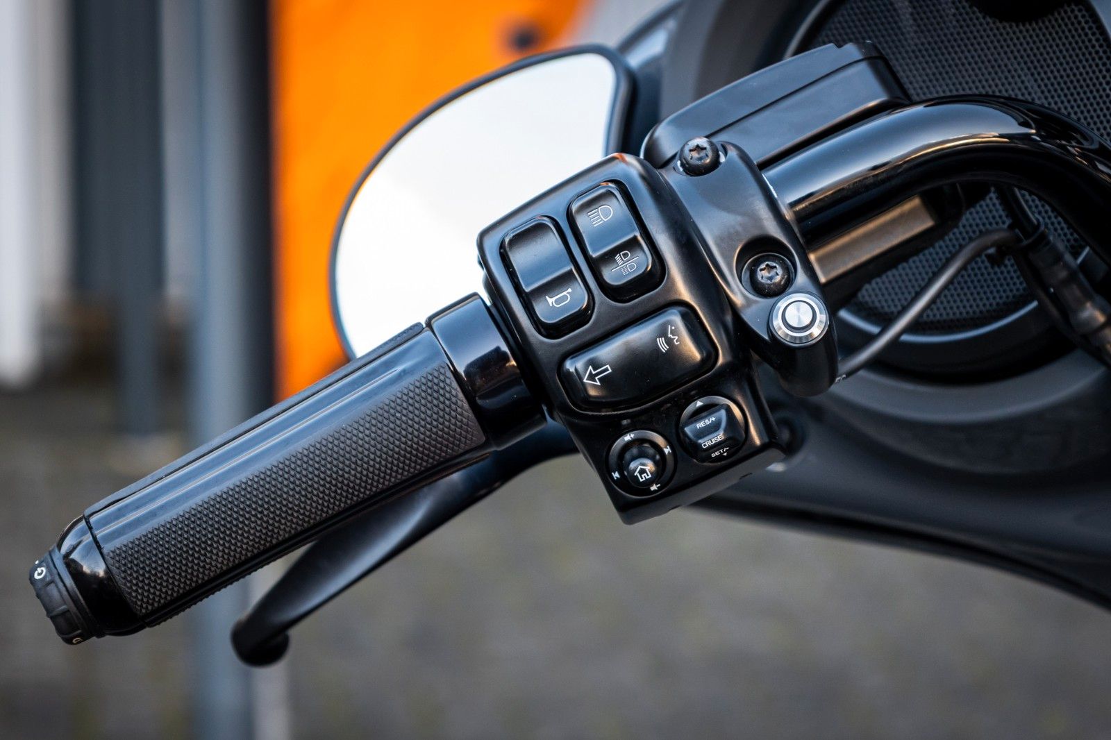 Fahrzeugabbildung Harley-Davidson FLHXSE CVO STREET GLIDE 117 cui - Jekill -