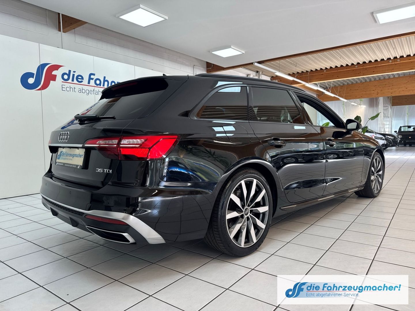 Fahrzeugabbildung Audi A4 Avant 35 TDI S line Navi Leder LED ACC Klimaa