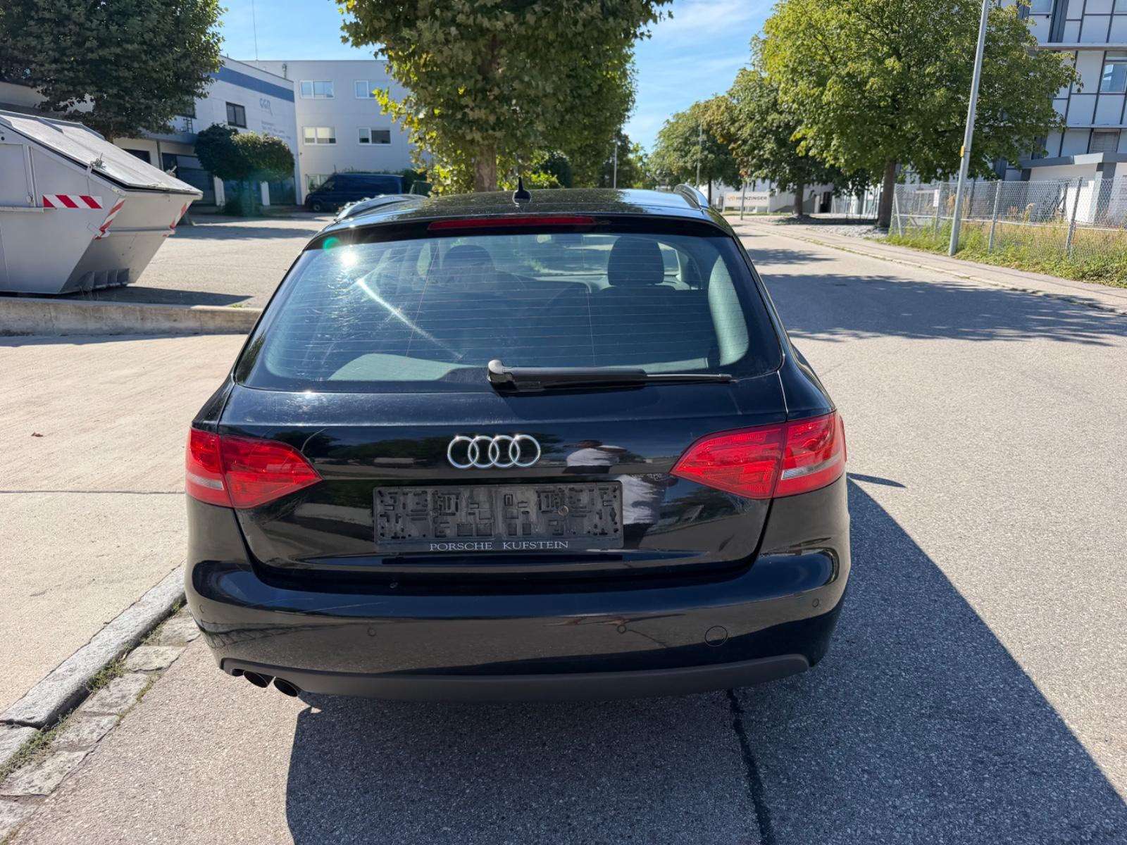 Audi A4 2009 — photo 7