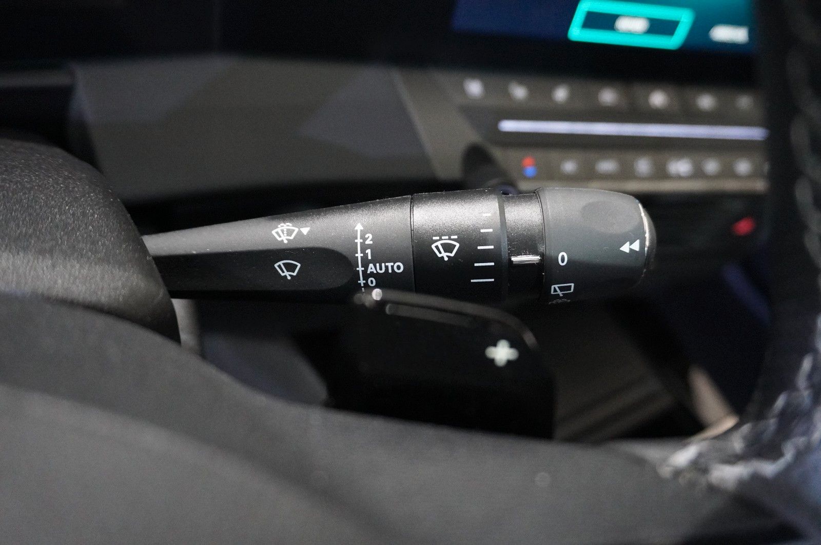 Fahrzeugabbildung Opel Astra ST 1.2T ULTIMATE NAVI/LED/PANO./SPORT/DAB+