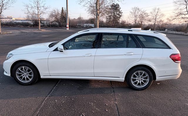 MERCEDES-BENZ E 220 BlueTEC BE T Edition AVANTG. Auto. Edi...