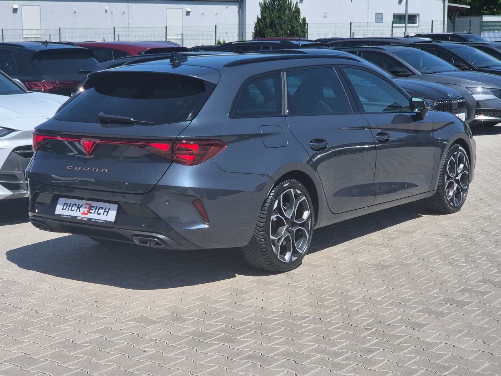 Fahrzeugabbildung CUPRA Leon 2.0 TDI DSG AHK*DYNAMICA*EDGE*LED*5JGARANT.