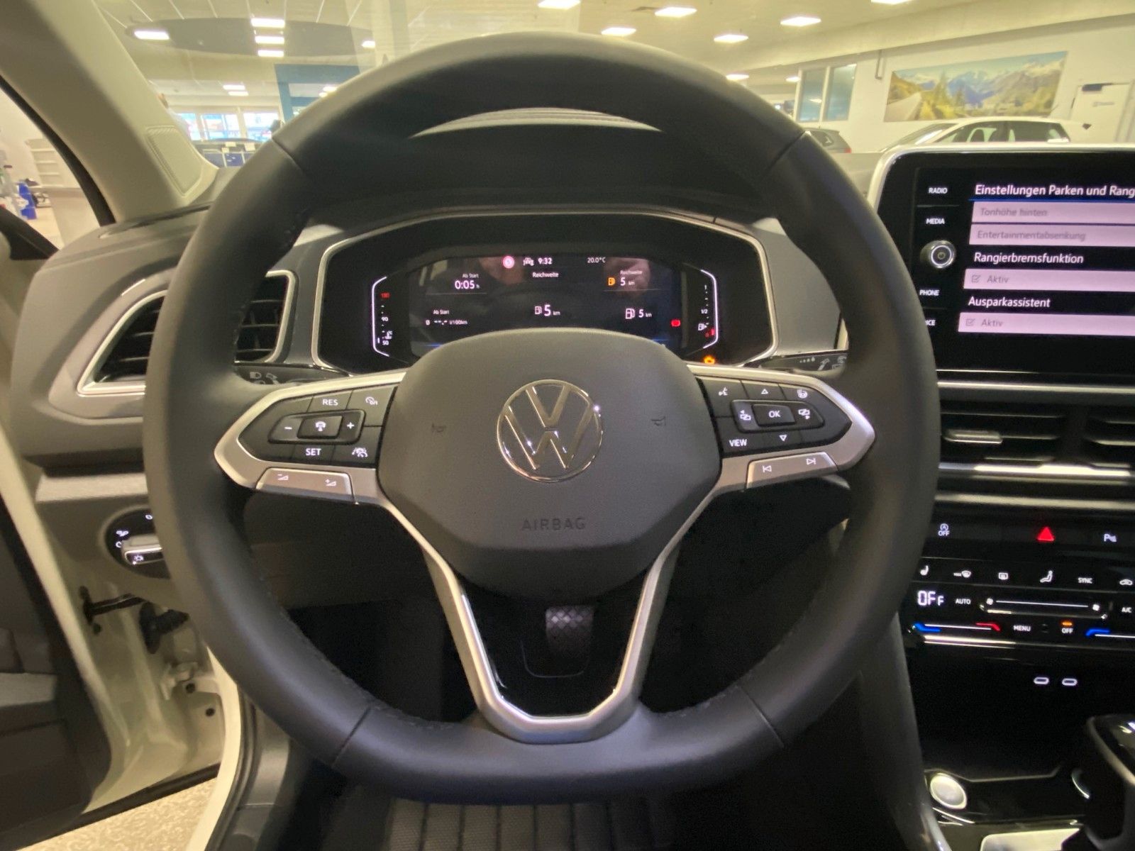 Fahrzeugabbildung Volkswagen T-Roc 1.5 TSI  DSG Style+Sportedition+Stauassist