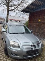 Toyota Avensis Combi 2.0 D-4D - - Toyota Avensis aus 2008 mit Diesel-Antrieb