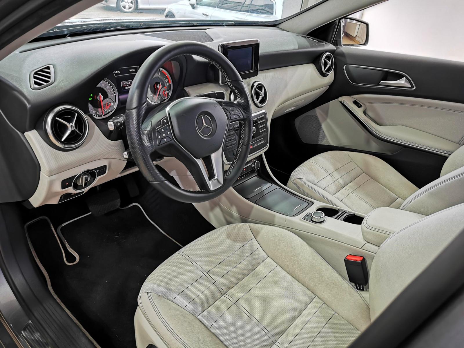 Mercedes-Benz A250 AUT | KAM | CHECKHEFT | 8X + [12M GARANTIE]