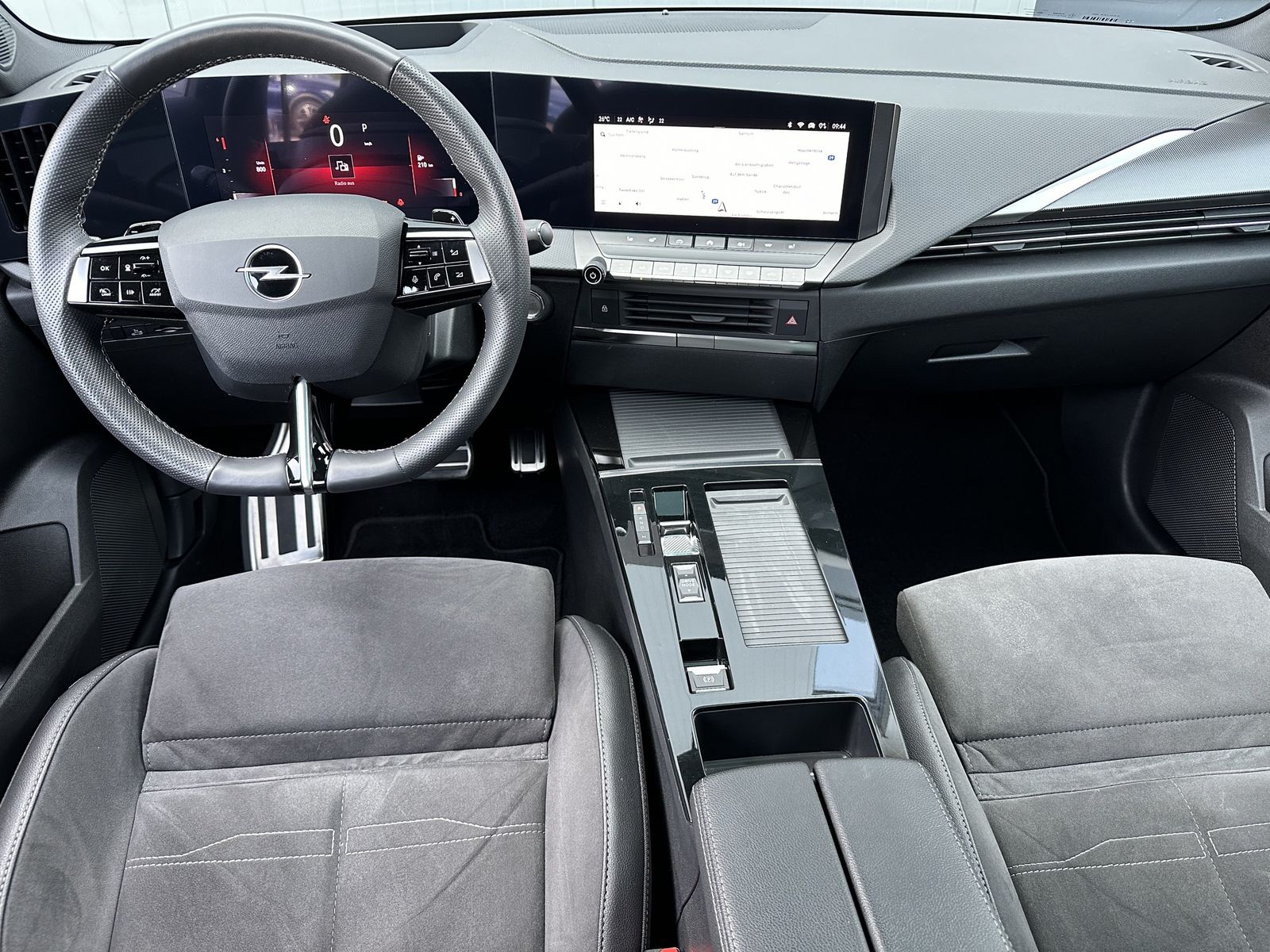 Fahrzeugabbildung Opel Astra SpT 1.5 D Aut. GS NAV+LED+PANORAMA+HUD+ACC