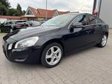 Volvo S60 Lim. Momentum NAVI AHK RKamera TEMPOM XENON - Volvo S60: Momentum