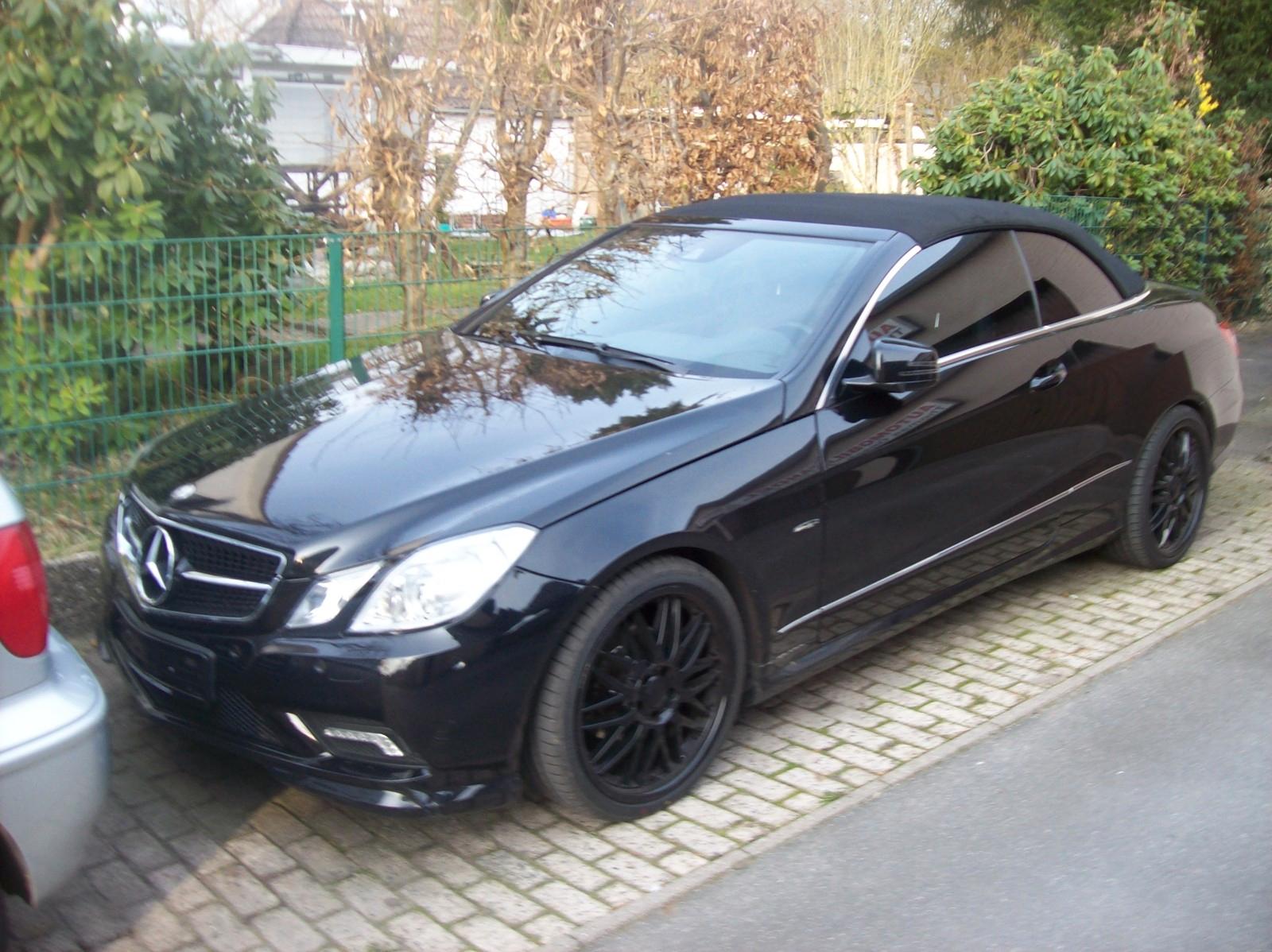 Mercedes-Benz E 200 CGI CABRIO AMG AUTOMATIC TÜVAU NEU 2011