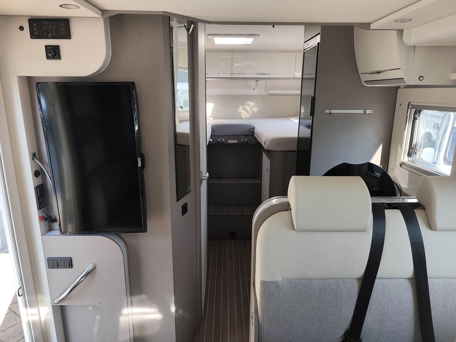 Fahrzeugabbildung Etrusco T6900 SB Complete Edition