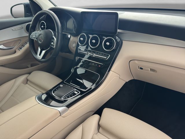Fahrzeugabbildung Mercedes-Benz GLC  200d 4Matic+LED+Pano+Kamera+Leder+MBUX+DAB