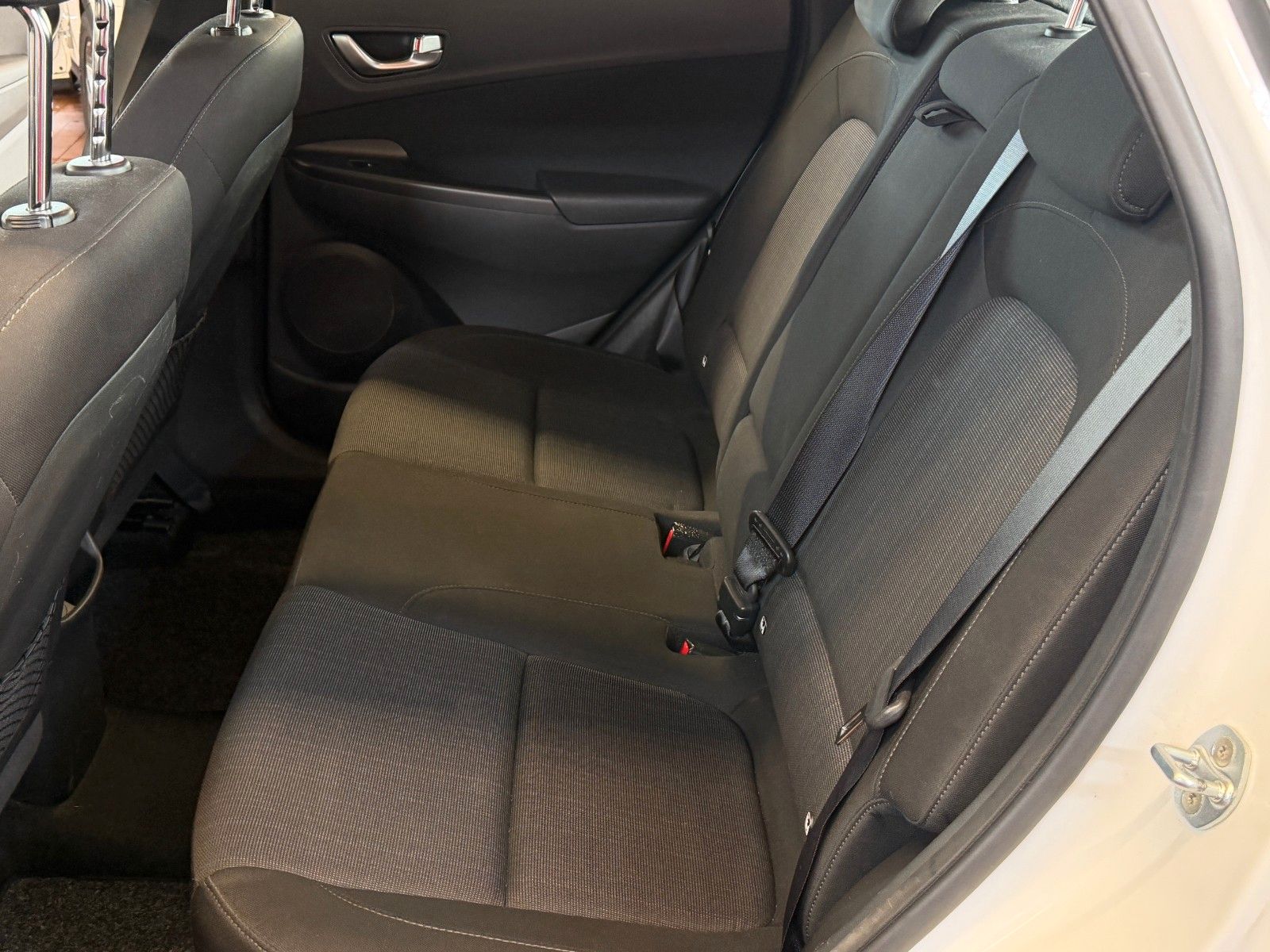 Fahrzeugabbildung Hyundai KONA 1.6 GDI HEV Trend *Navi*Allwetter*LED*RFK*