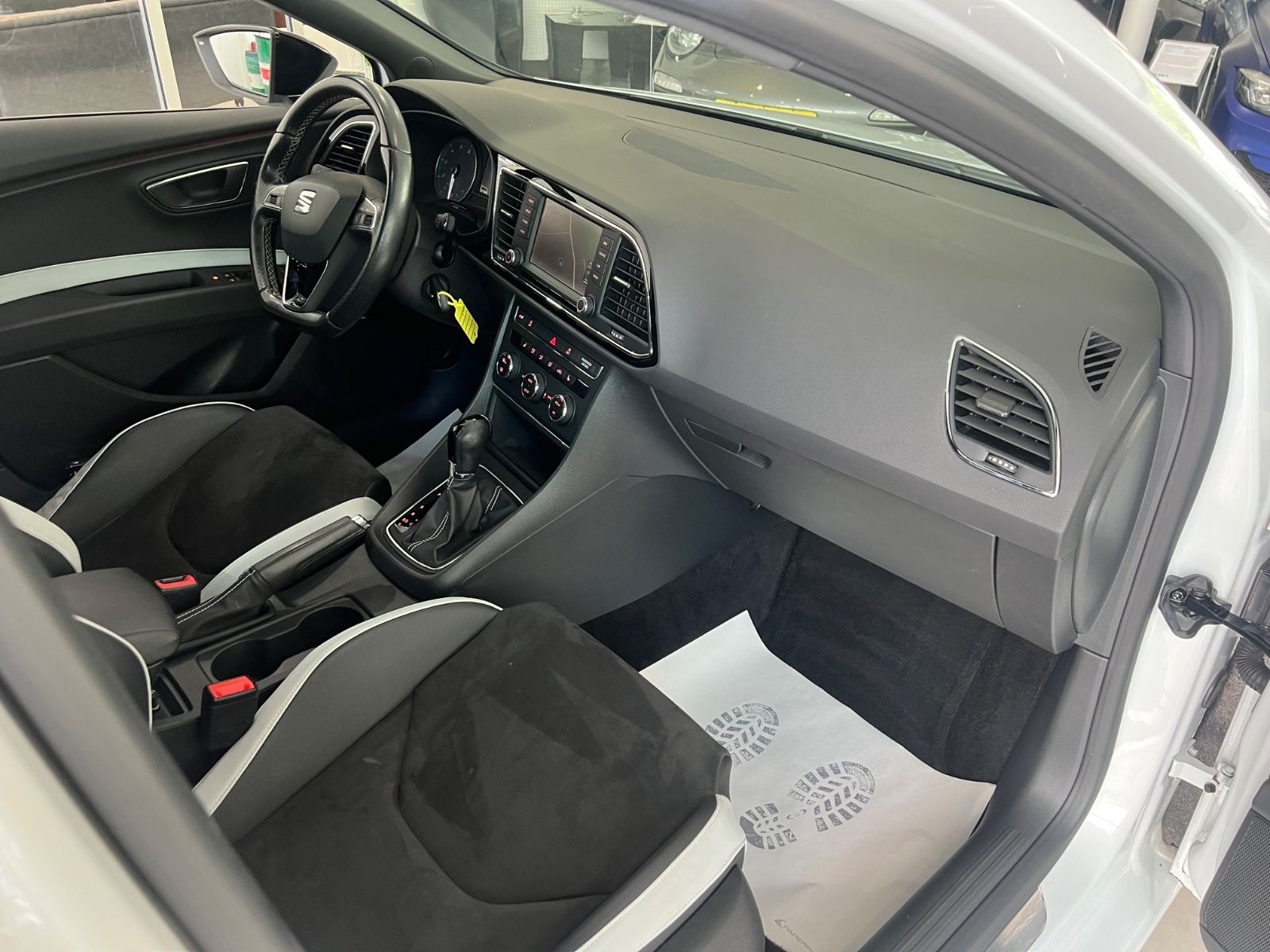 Fahrzeugabbildung SEAT Leon Cupra 290 DSG * SCHALENSITZE *
