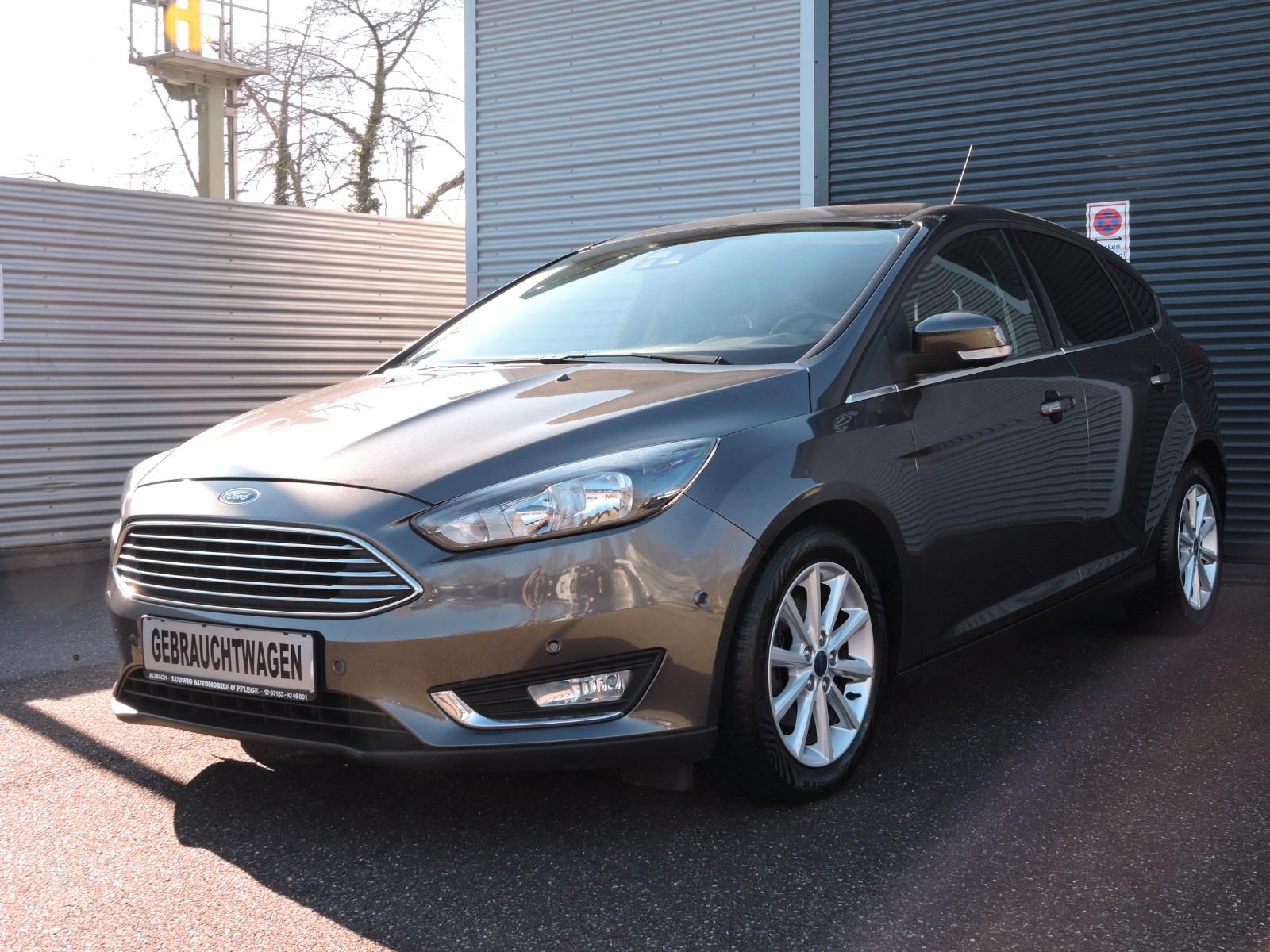 Ford Focus Lim. Titanium HU + KD NEU