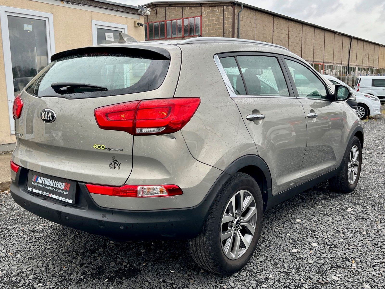 Fahrzeugabbildung Kia Sportage Attract 2WD 1.6 GDI Navi Kamera Tempoma