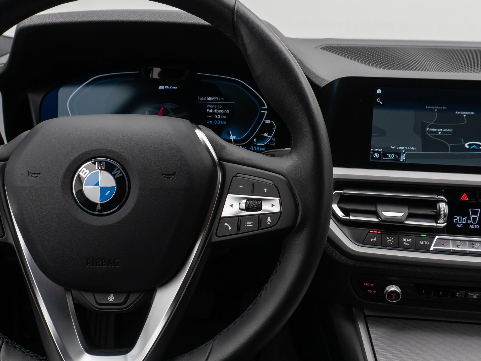 Fahrzeugabbildung BMW 330e Laser 360°HUD DAB H/K Lenkrhzg ACC Komfort