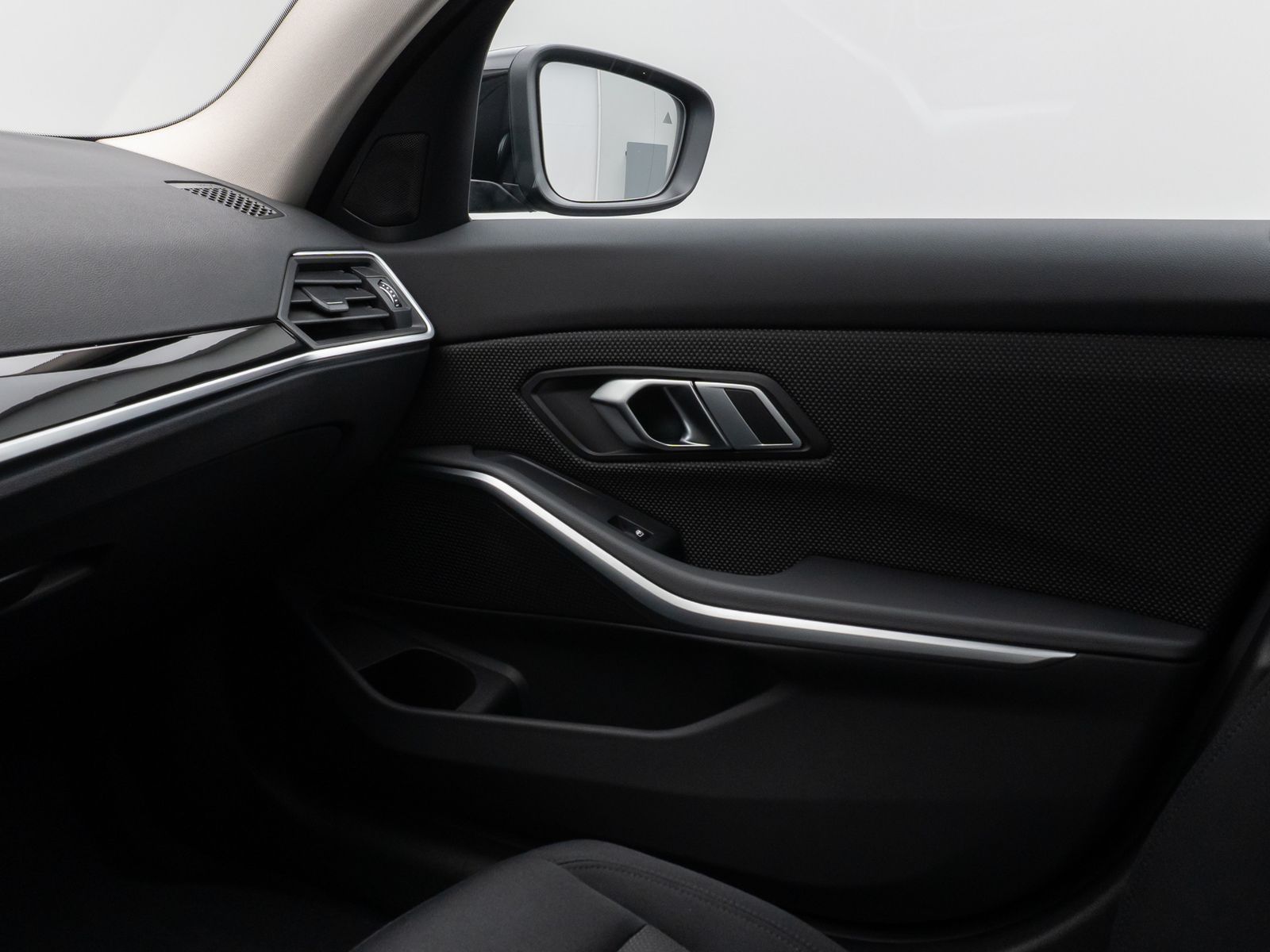 Fahrzeugabbildung BMW 320e Kamera DAB HiFi Lenkradheizung Alarm Parkas