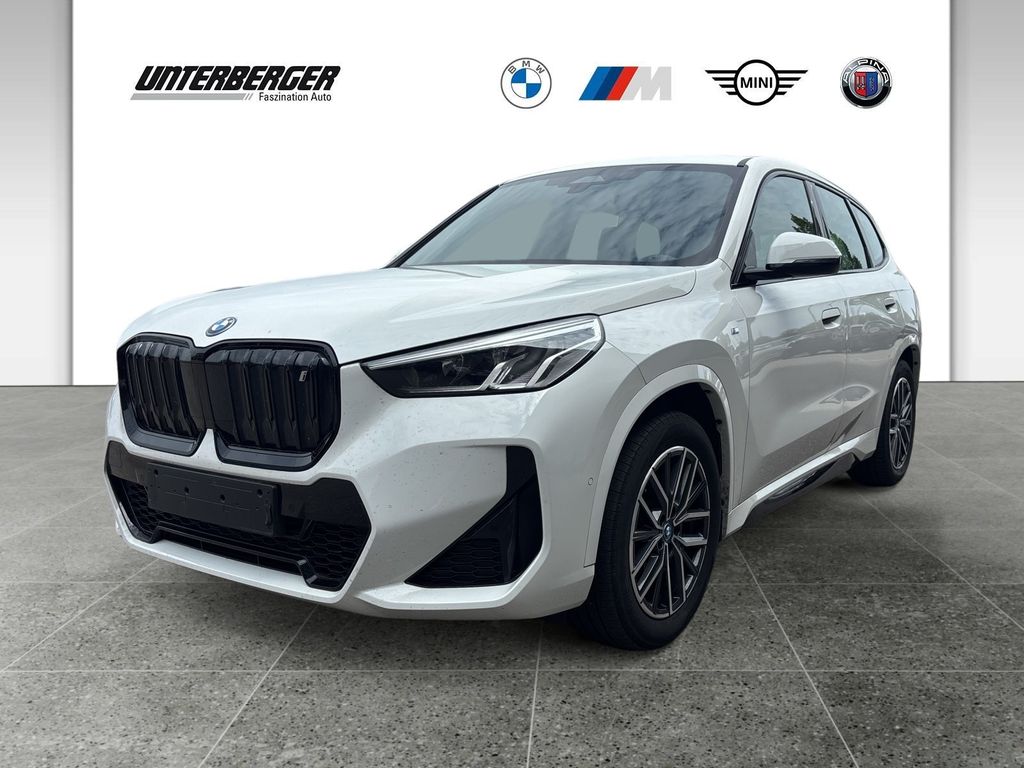 Image of BMW iX1