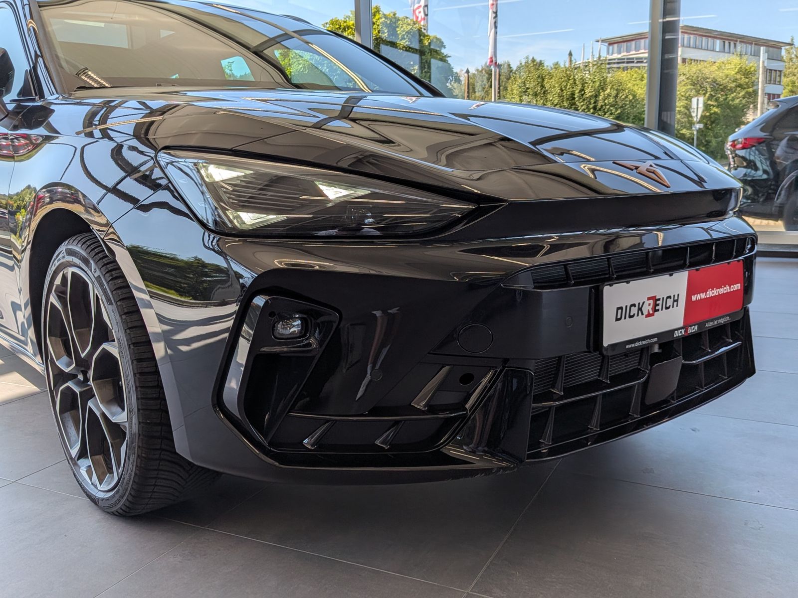 Fahrzeugabbildung CUPRA Leon 1.5 eTSI Dynamic-Edge-Paket Pano Cam AHK 18