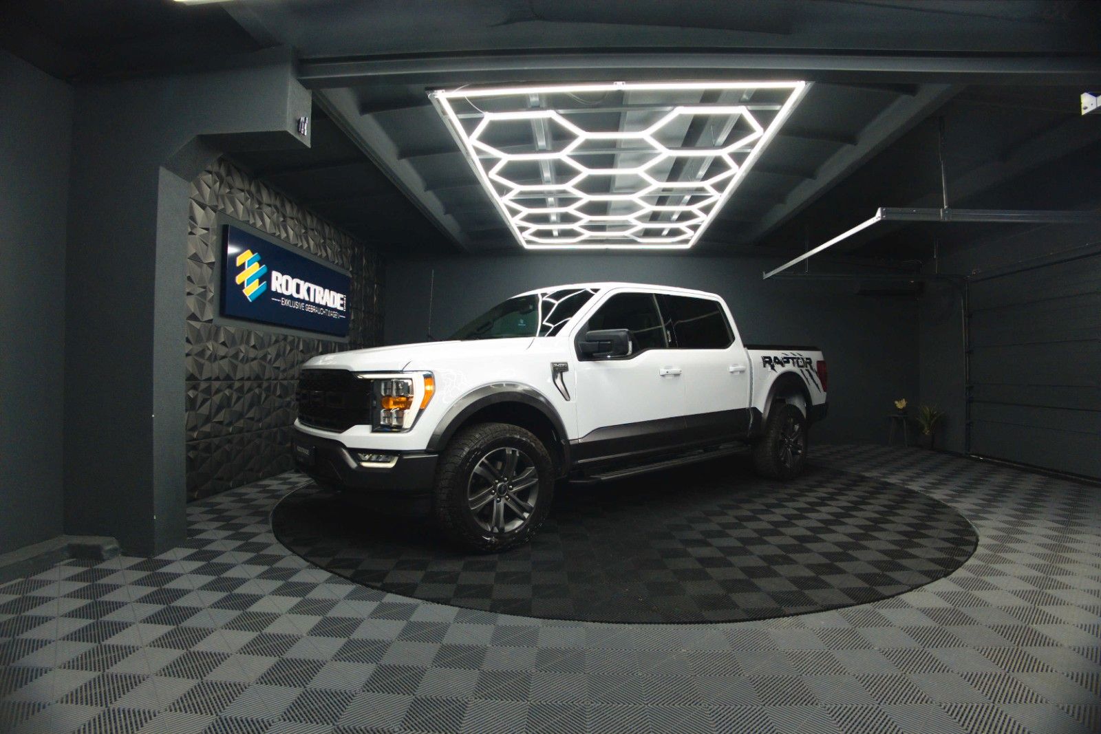 Fahrzeugabbildung Ford F150 5.0L V8 4x4 Offroad SuperCrew RAPTOR 19%