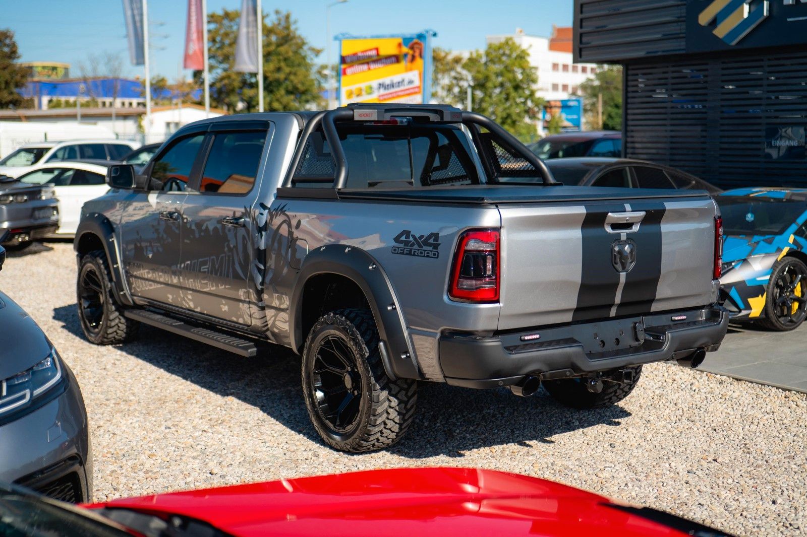 Fahrzeugabbildung Dodge RAM 5.7 V8 HEMI 4x4 OFFROAD LONGBED Seilwinde 5T