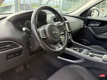 Jaguar F-Pace - 8