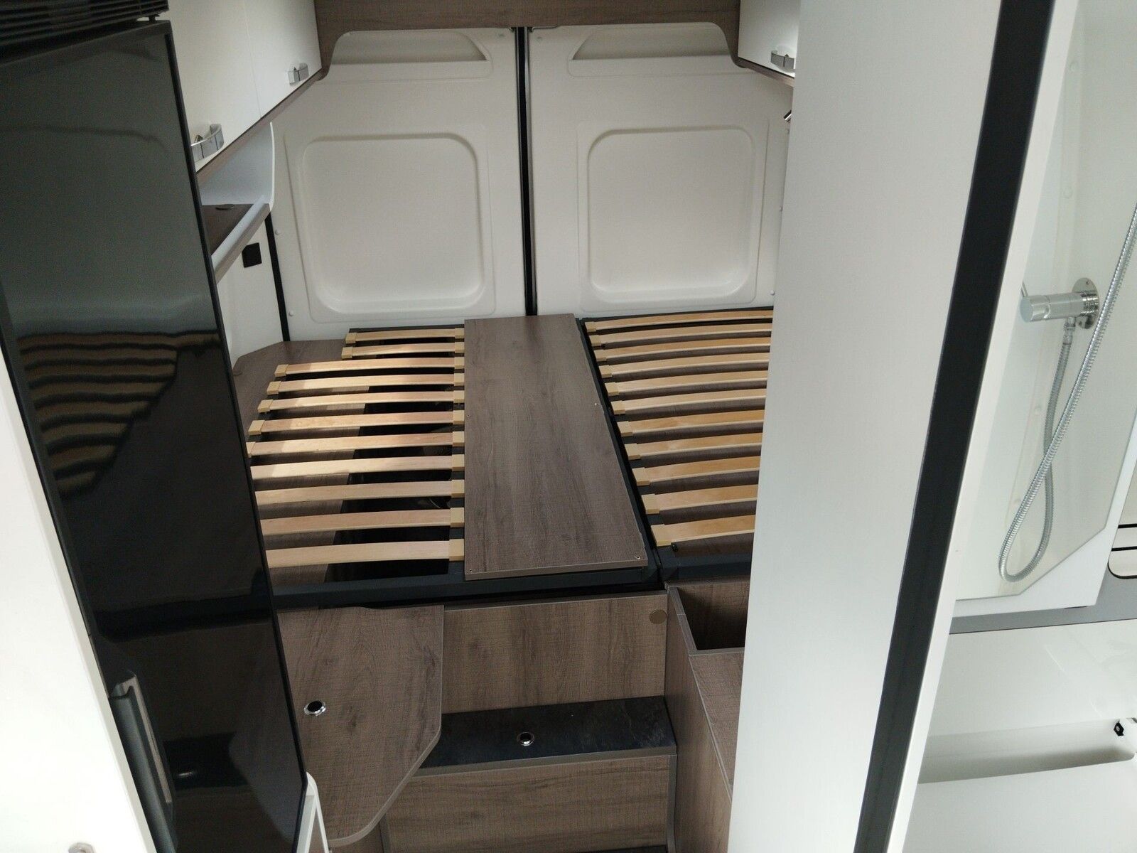 Fahrzeugabbildung Mooveo Campervan 63EB SAT/TV Markise Solar AHK Navi