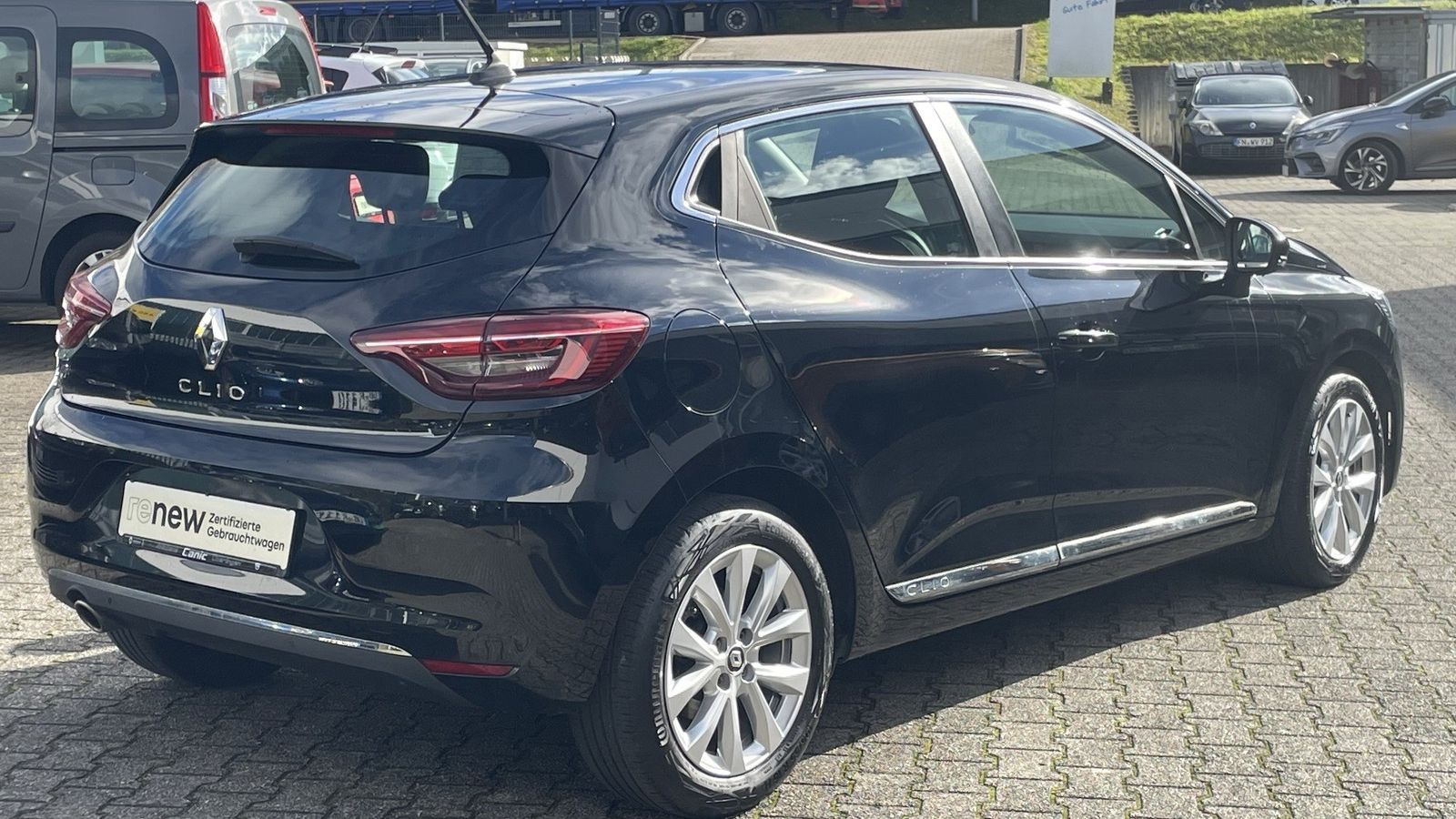 Fahrzeugabbildung Renault Clio INTENS TCe 140