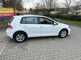 Volkswagen Golf VII 7 1.2 TSI LIM.BMT.*KLIMAAUT*PDC*6.G*ALU - Volkswagen Golf mit Benzin-Antrieb: Limousine, 1.6