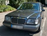 Mercedes-Benz Mercedes Benz E 280 T Model - Mercedes-Benz E 280 aus 1993
