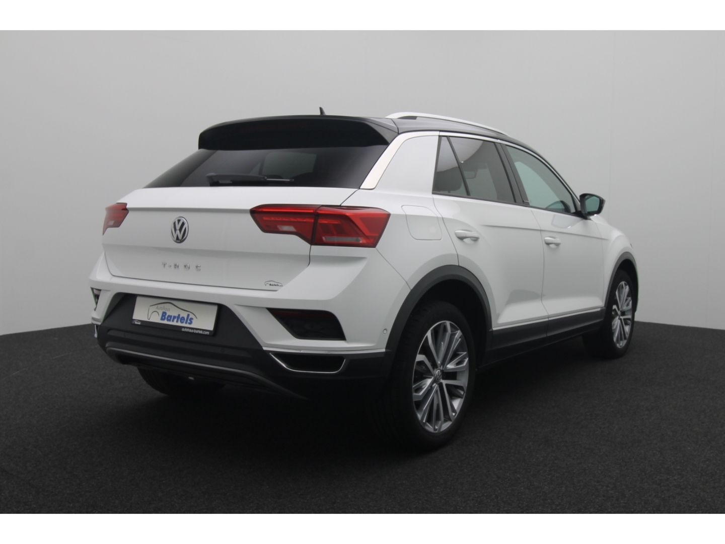 Fahrzeugabbildung Volkswagen T-Roc IQ.DRIVE AHK Kamera Digi Cockpit DAB