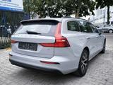 Volvo V60 Core 2.0 AUTM ACC NAVI R-CAM PDC - Volvo V60 Unfallwagen