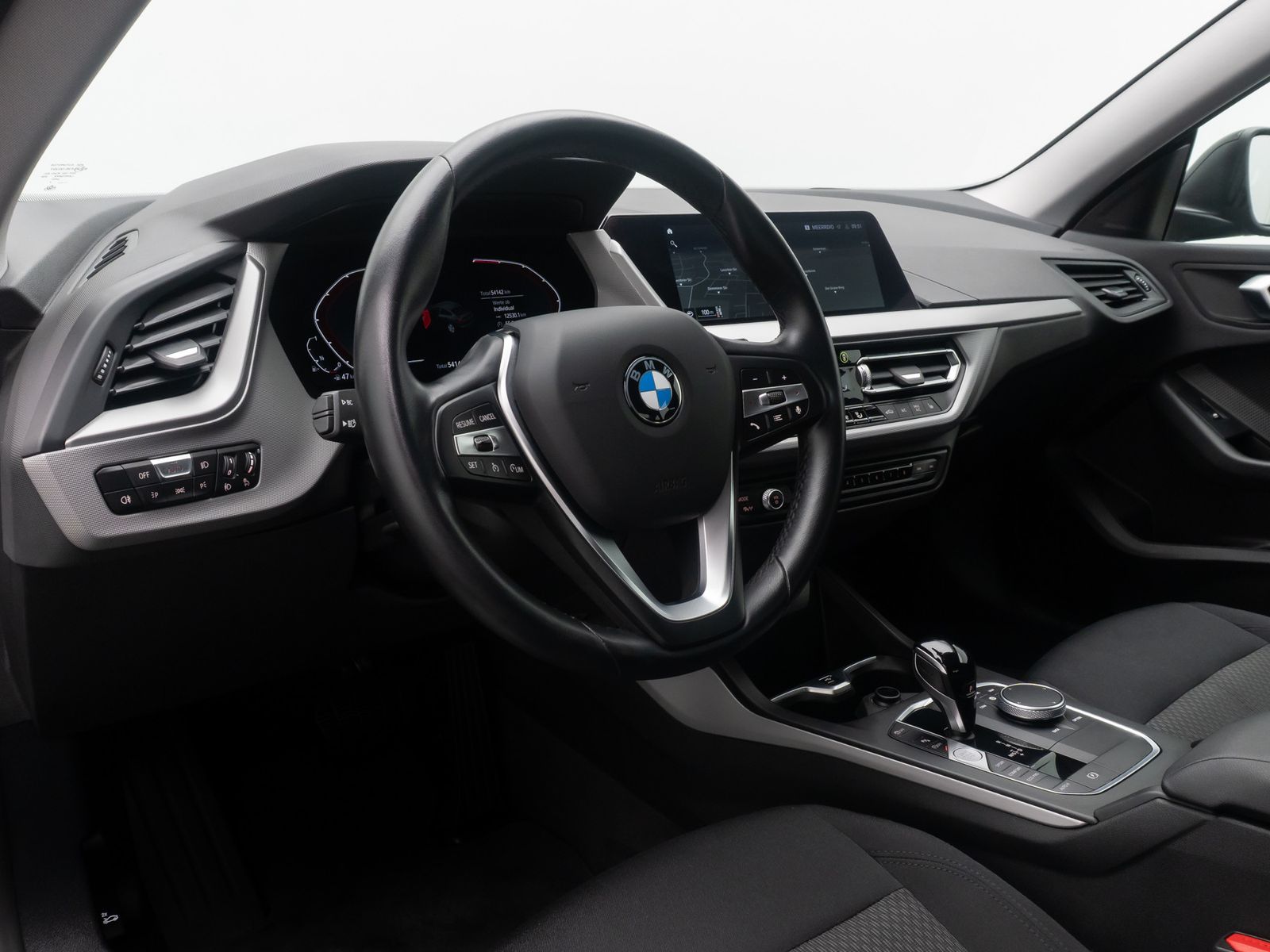 Fahrzeugabbildung BMW 218i Gran Coup&eacute; DAB GeschwindigReg PDC CockpitPr