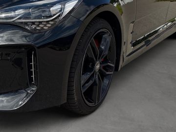 KIA Stinger - 8