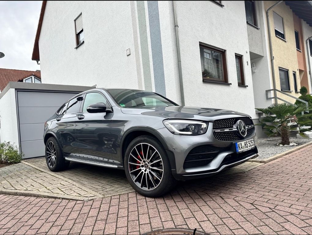 Image of Mercedes-Benz GLC 300