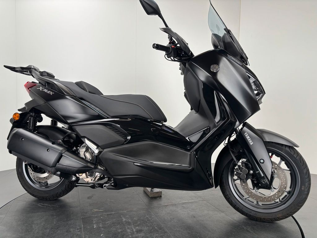 Fahrzeugabbildung Yamaha XMAX 300 TECHMAX *NEUWERTIG *TOPCASETRÄGER
