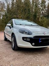 Fiat Punto gepflegt ein Jahr TÜV - Fiat Punto Gebrauchtwagen in Hamburg