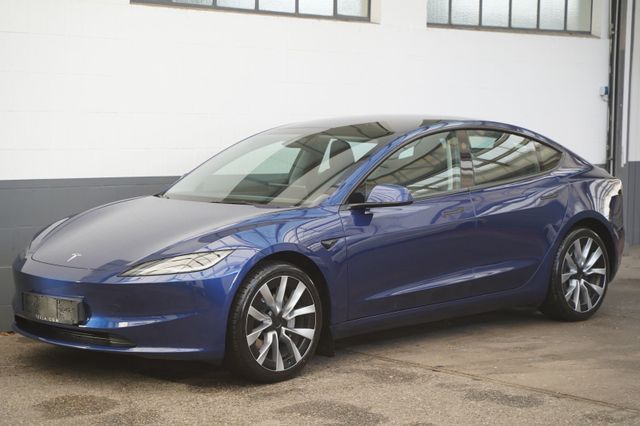 Tesla Model 3 Standard Range + *Highland*19-Zoll*Matri