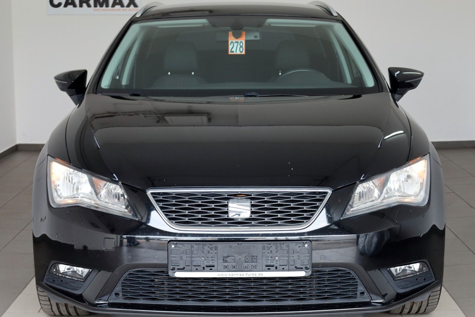Fahrzeugabbildung SEAT Leon ST Style Navi,SH,PDC,AHK,8-fach bereift!