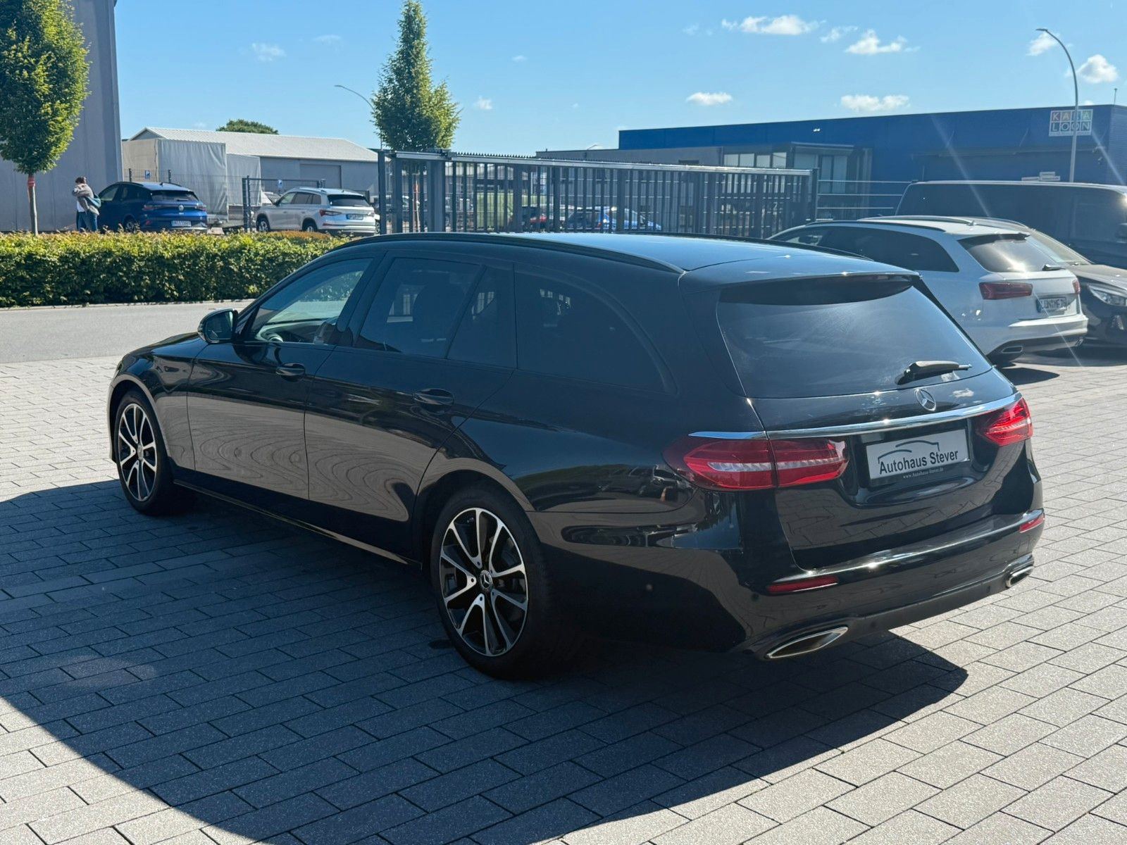 Fahrzeugabbildung Mercedes-Benz T-Modell E 200,Navi,Sitzh.