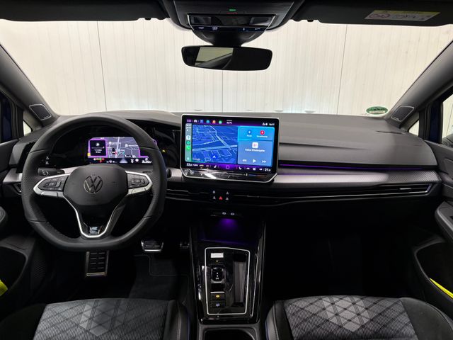 Golf VIII R-Line 2.0 TDI DSG IQ.LIGHT ACC NAVI