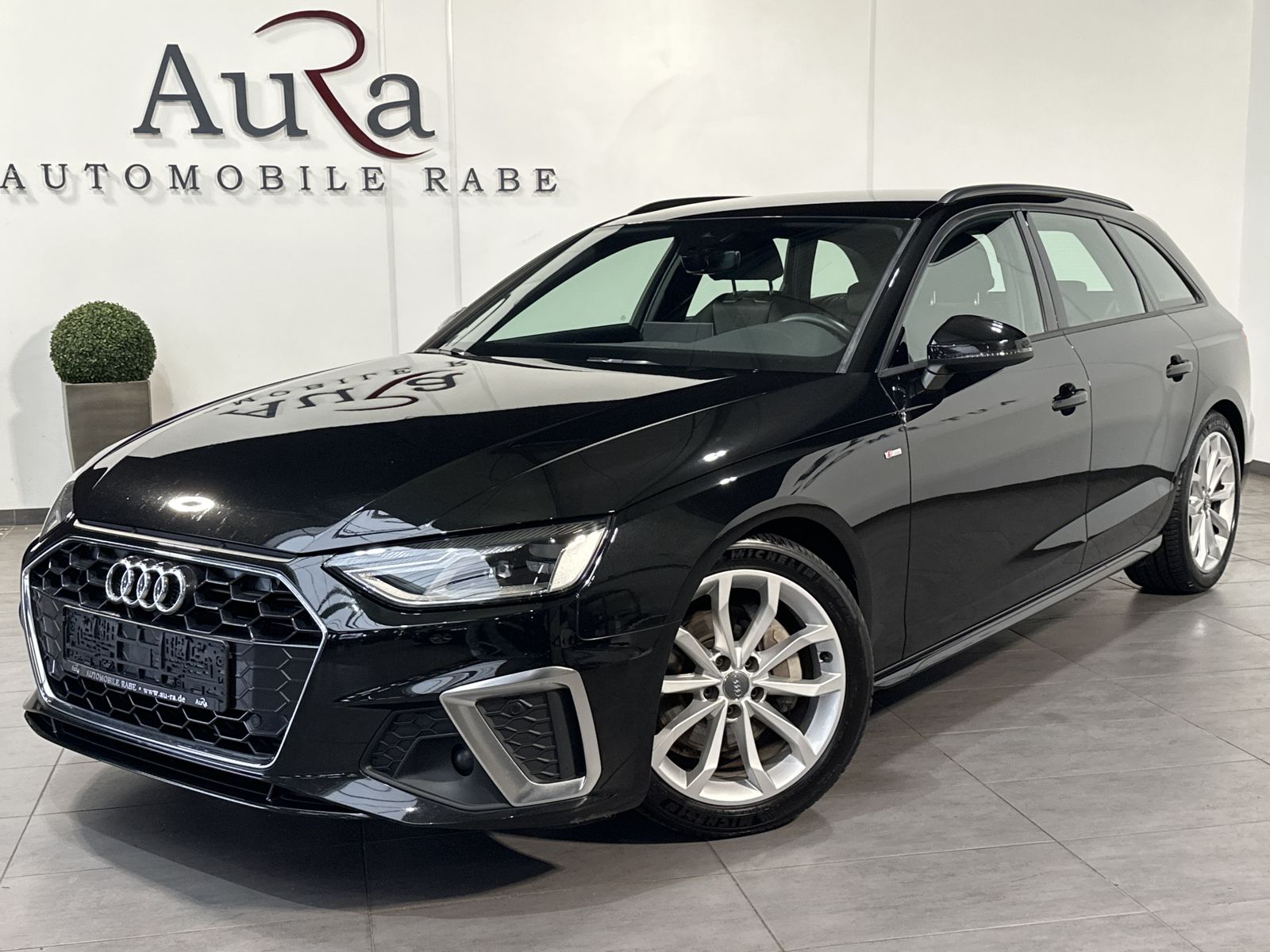 Fahrzeugabbildung Audi A4 Avant 40 TFSI S-Line NAV+LED+AHK+VCOCKPIT+ACC