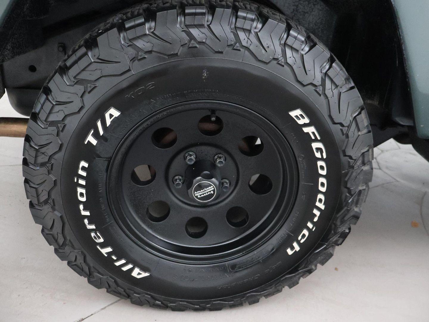 Jeep Wrangler Sahara 4.0i | 177 ch | BVM | Capote souple | Attelage | Pneus BFGoodrich All-Terrain | Bluetooth/DAB