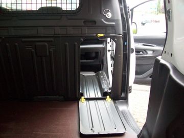 Bild 9 Opel Combo 1.5D Cargo XL PDC Klima FlexCargo Holzbode