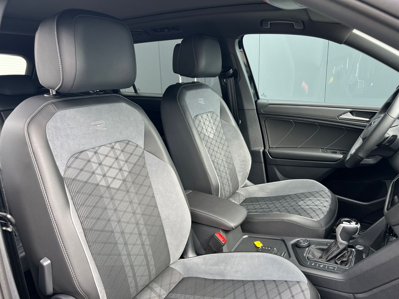 Fahrzeugabbildung Volkswagen Tiguan Allspace R-Line 2.0 TDI DSG 4MOTION *AHK,
