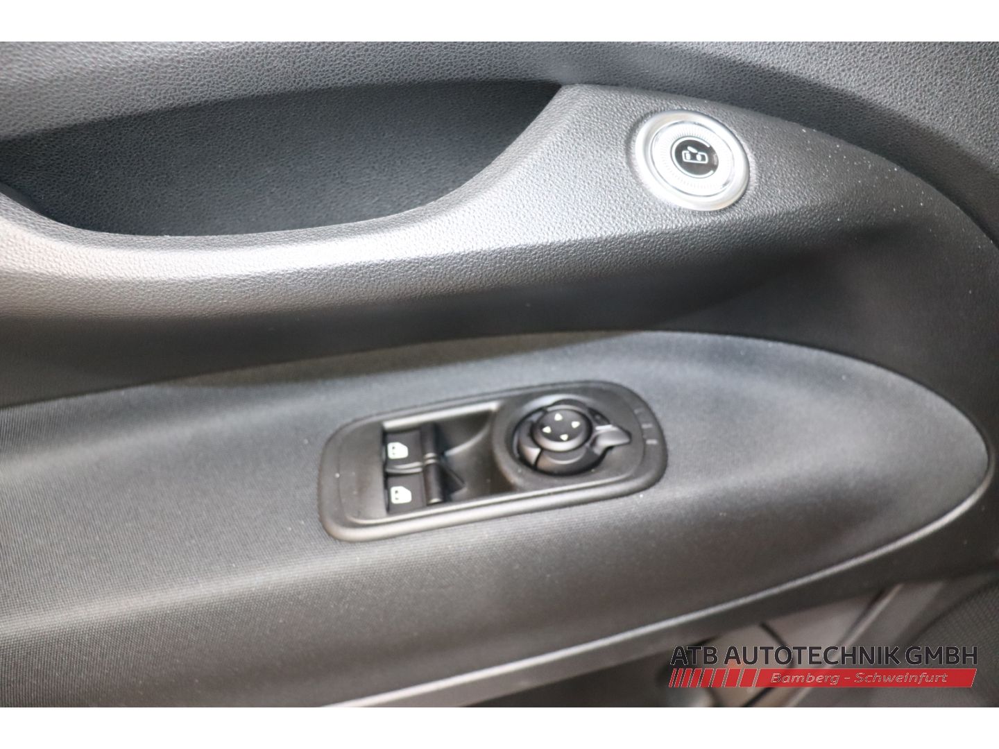 Fahrzeugabbildung Fiat 500 1.0l Hybrid ICON Apple CarPlay Klimaautom DA