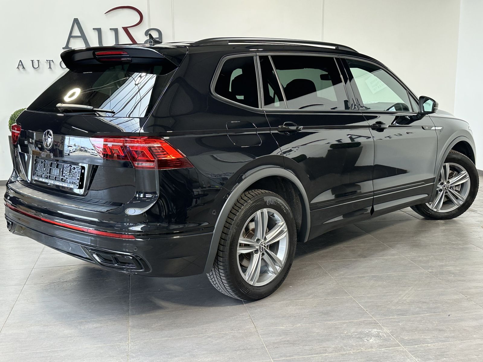 Fahrzeugabbildung Volkswagen Tiguan Allspace 4M R-Line Black 7Sitzer AHK+360°